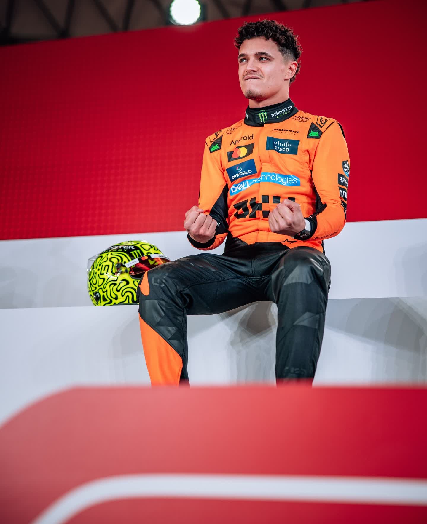 红牛二队轻取雷诺车队，诺里斯点燃赛场