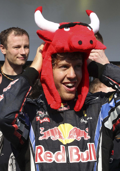 红牛车队逆转梅赛德斯，阿隆索带队取胜